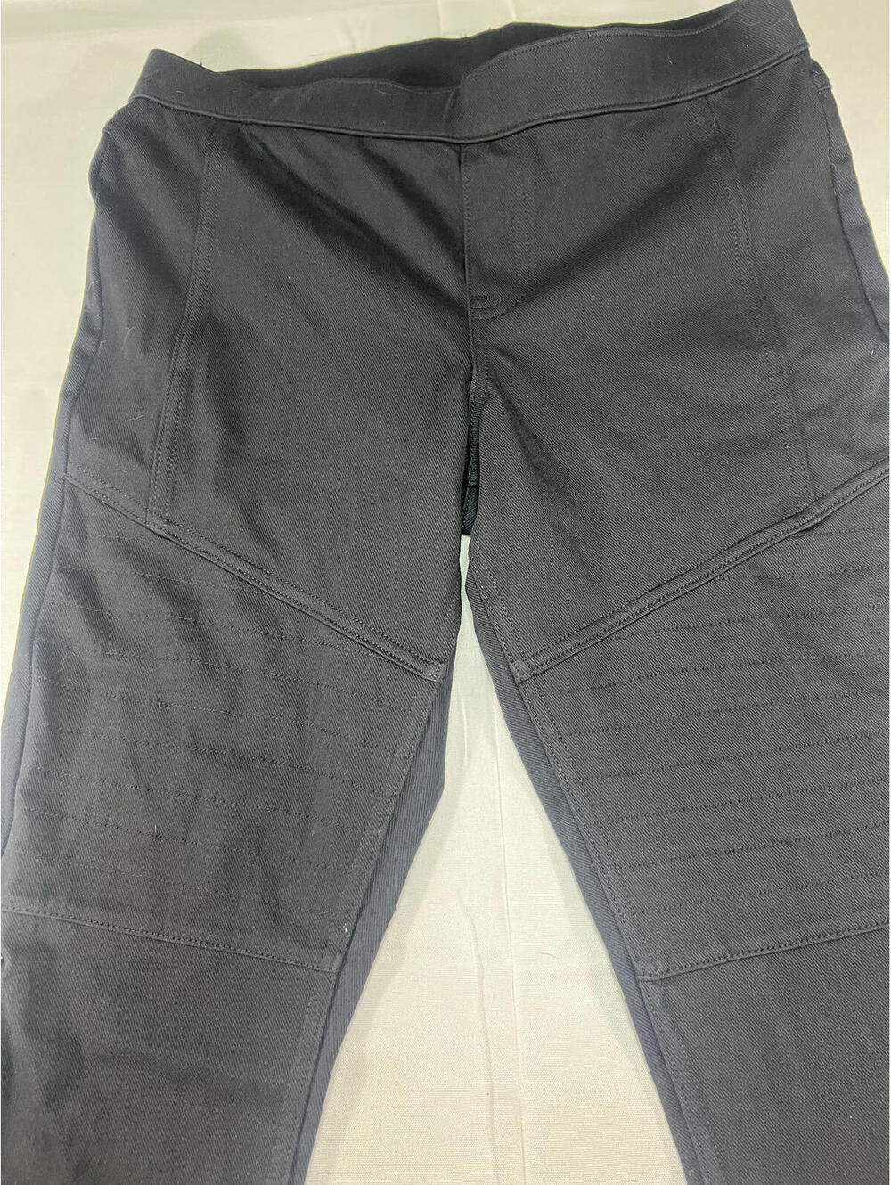 Black Stretchy Leggings with Knee Detailing and Back Pockets